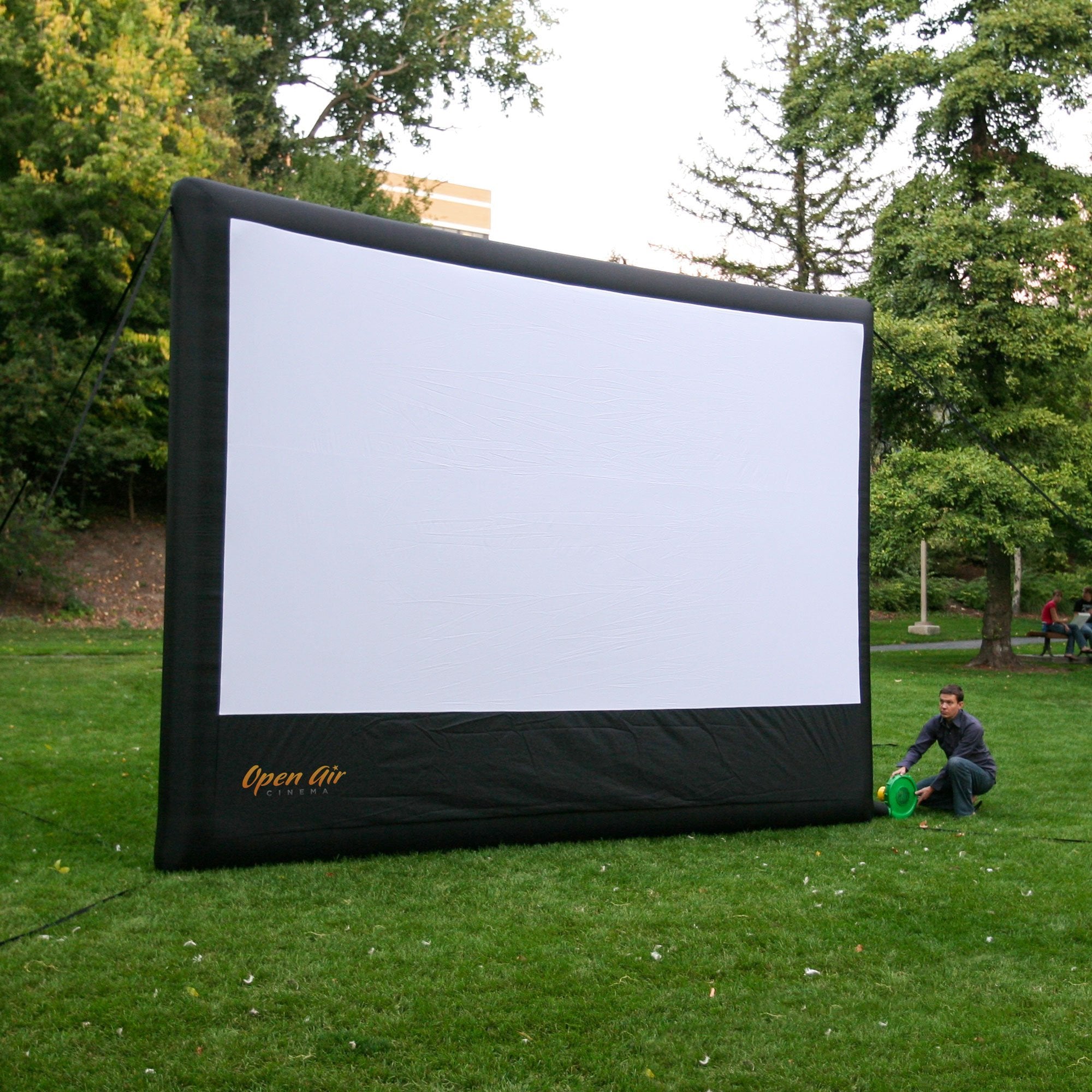 Outdoor movie screen and projector hotsell